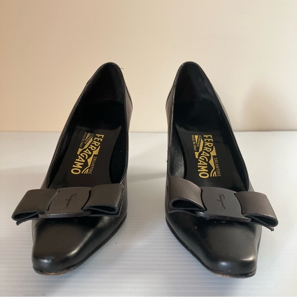 Salvatore Ferragamo “the Beira” 7cm Black Bow Heels size 7 - Picture 2 of 12